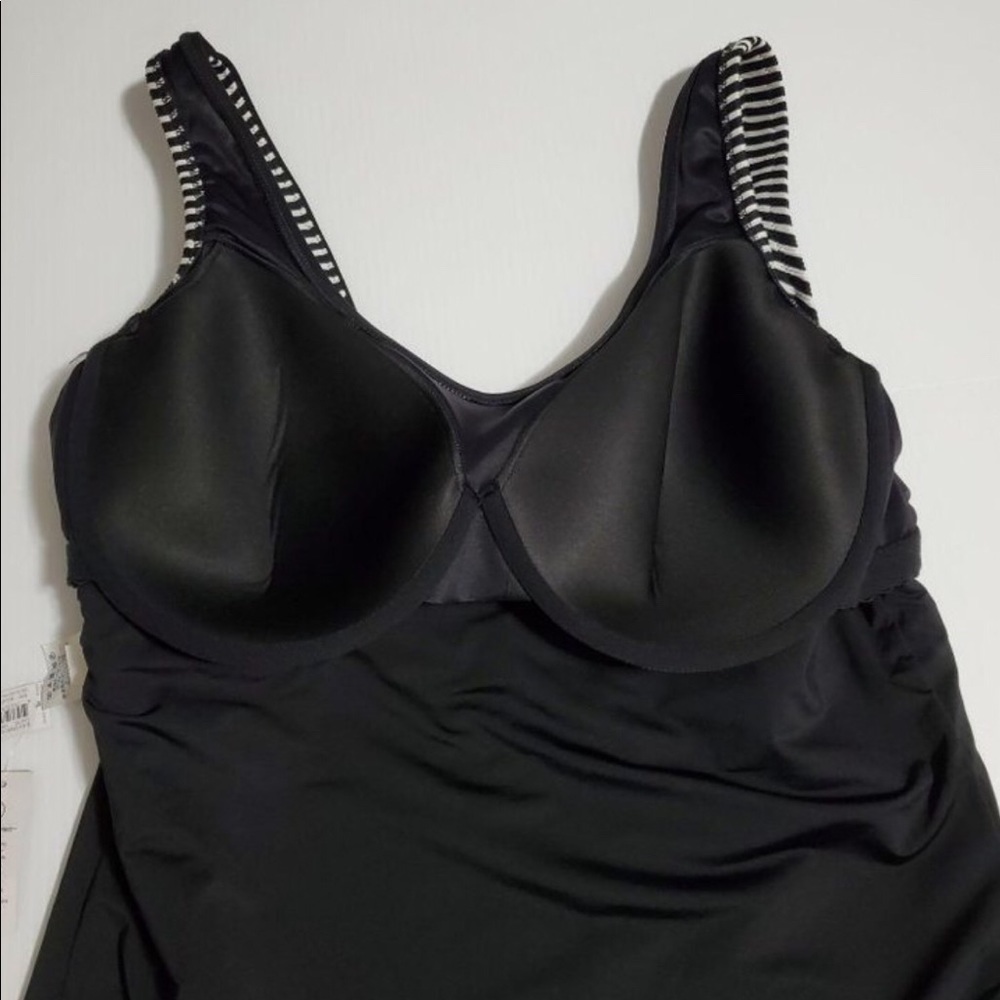 Lands End Women’s Tummy Control Swimsuit - Picture 4 of 6